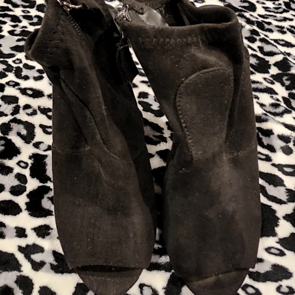 Coconuts By Matisse Peek A Boo Black Suede Heels
